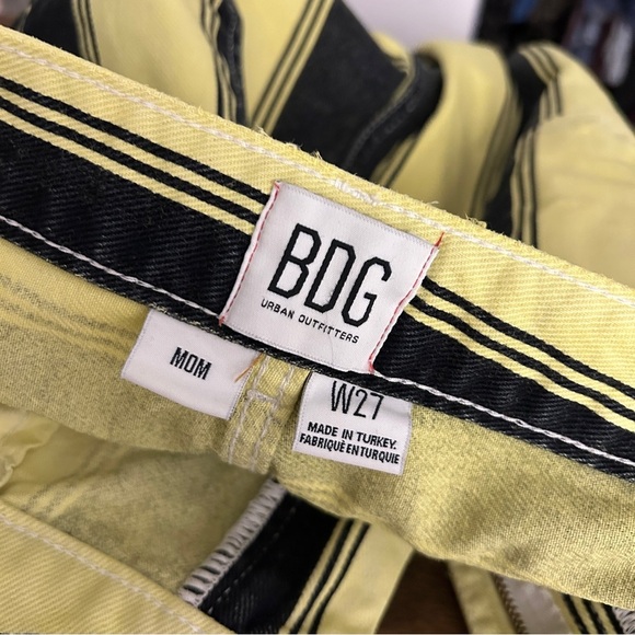 💕BDG Yellow and Black Striped Women's mom Jeans 27x30 - Picture 7 of 13